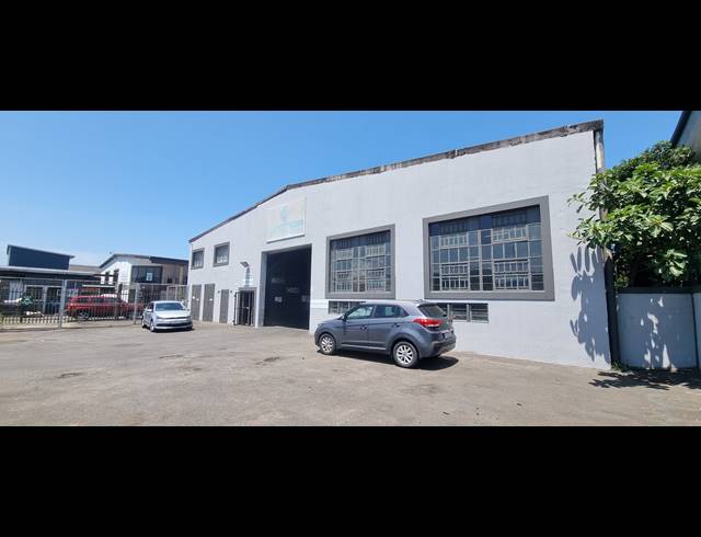 2,709M² WAREHOUSE FOR SALE IN JACOBS